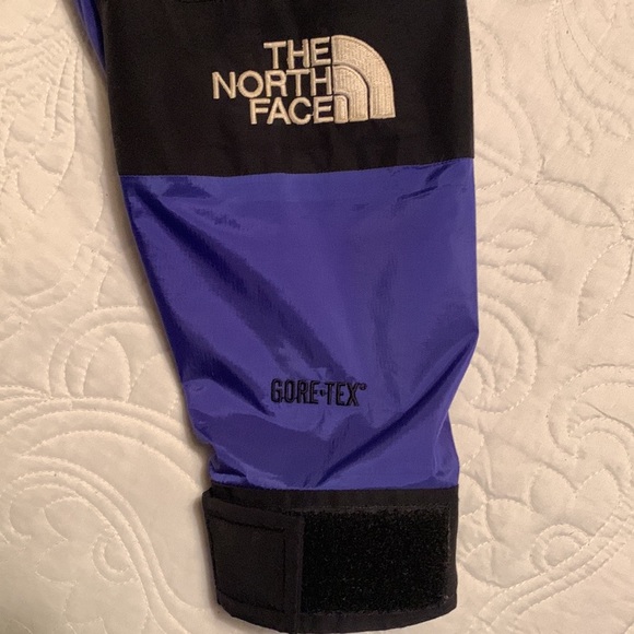 The North Face Goretex Mountain Jacket - Picture 3 of 16